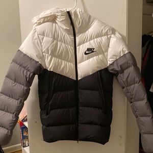 Nike Men’s puffer size X-Small.